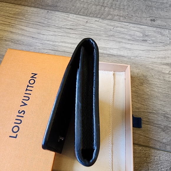 Louis Vuitton Cardholder - Picture 13 of 13